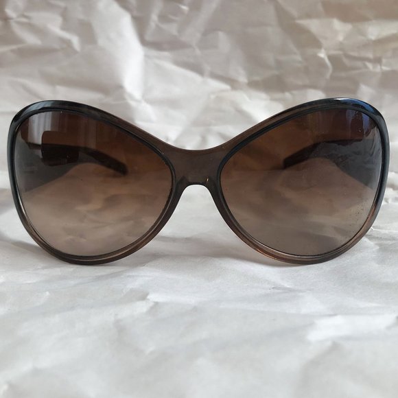 CHANEL brown wraparound sunglasses with hardshell carrying case - Picture 3 of 17